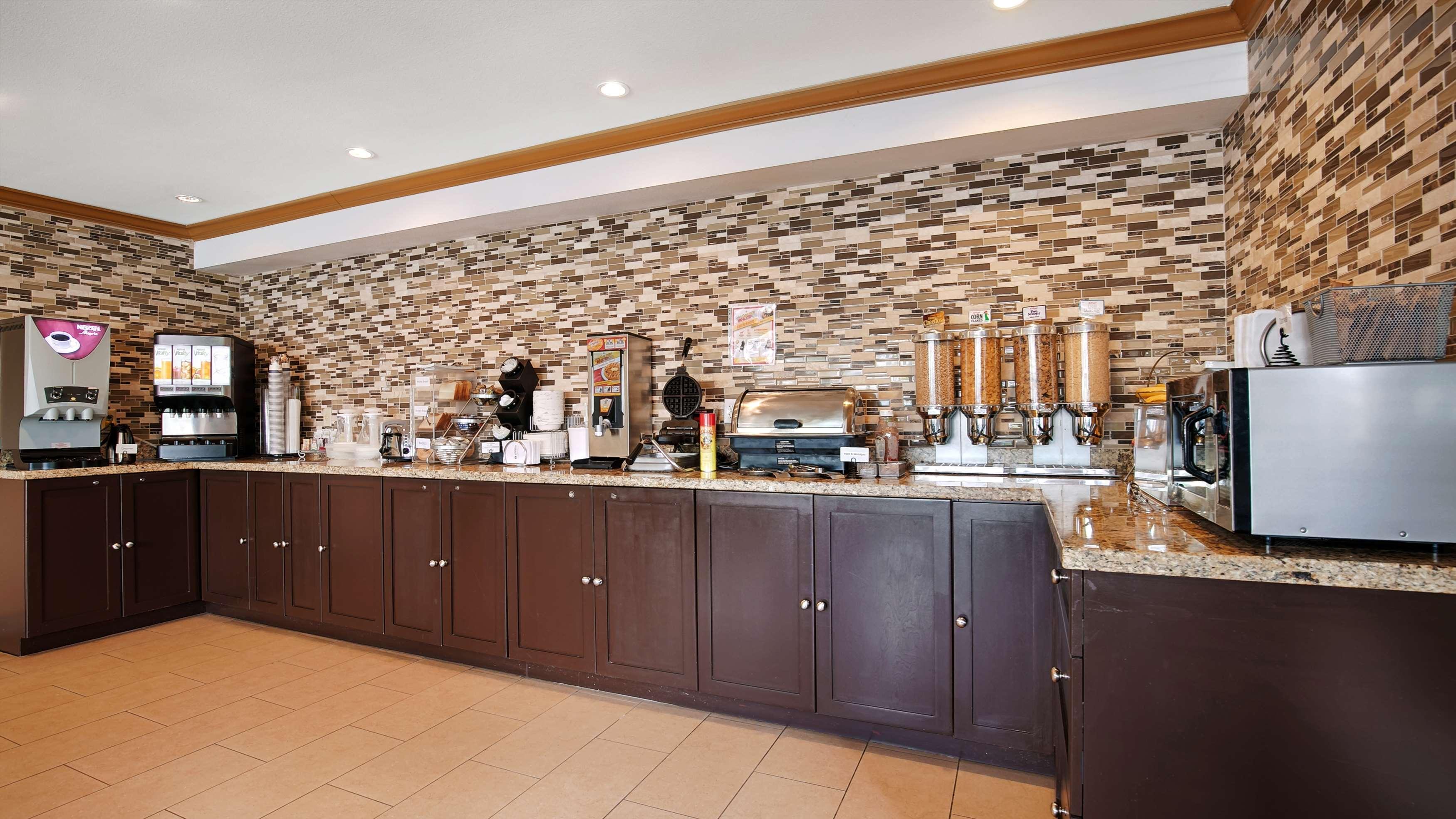 Western Hotel Maple Ridge