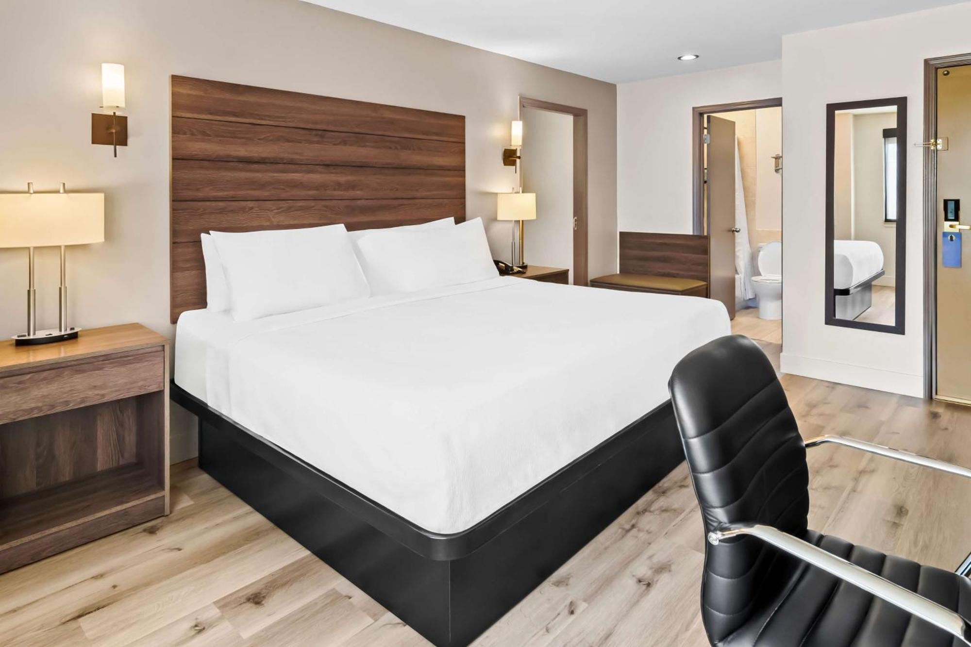 Western Hotel Maple Ridge